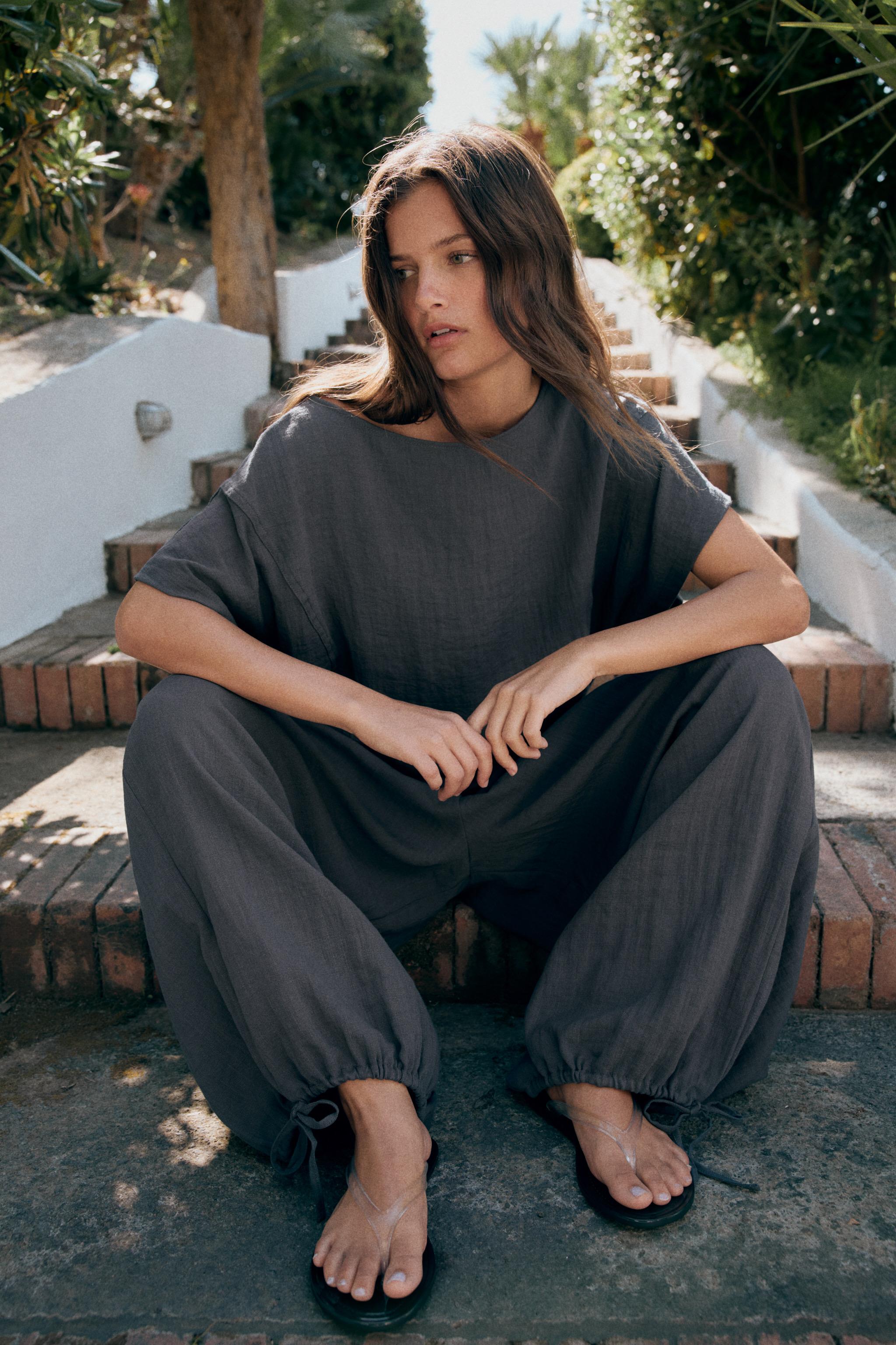 ELASTIC WAIST BAGGY PANTS